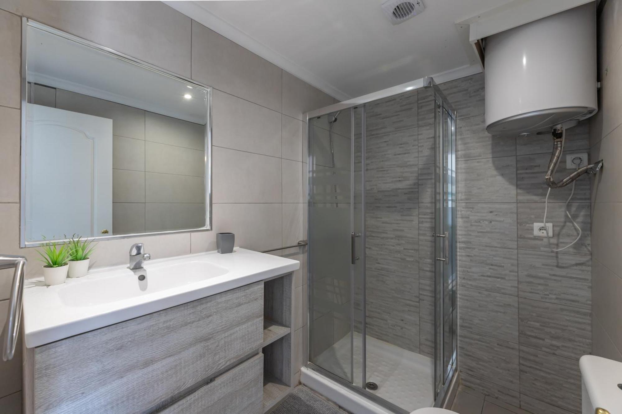 Vb Benalmadena 1 Bedroom Waterfront Apt Luaran gambar
